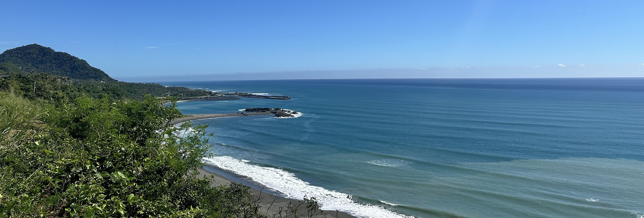 從遠方鳥瞰整個金樽陸連島與海的景色