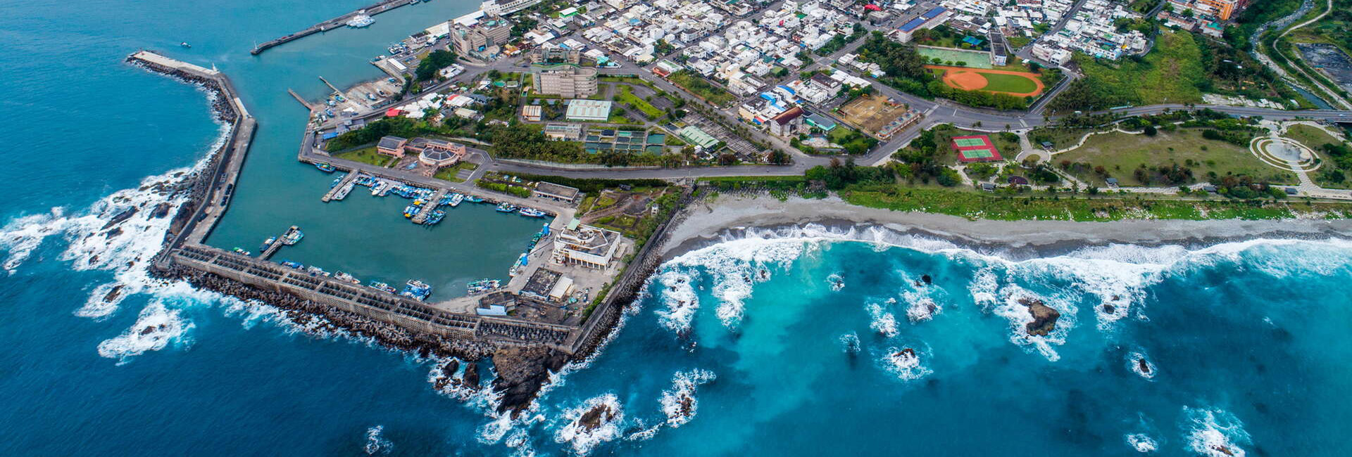 新港漁港與附近週邊的鳥瞰圖